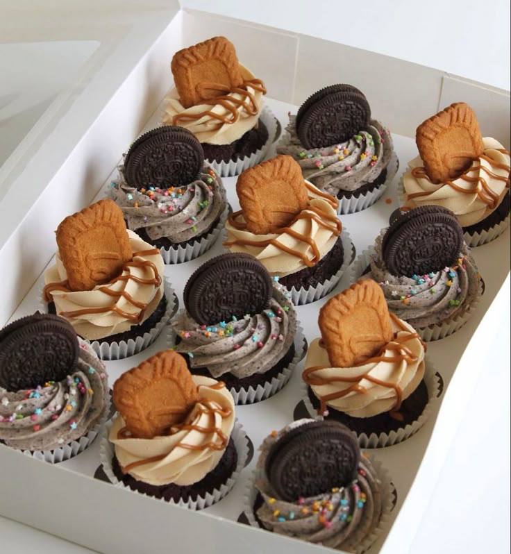 Corporate Deluxe 4 Cupcakes